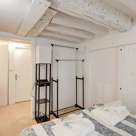 676 Noam - Elegant In Apartment *