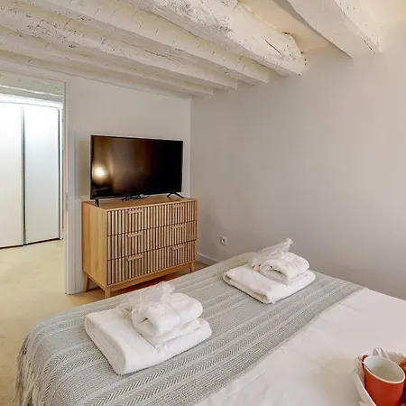 676 Noam - Elegant In Apartment Paris