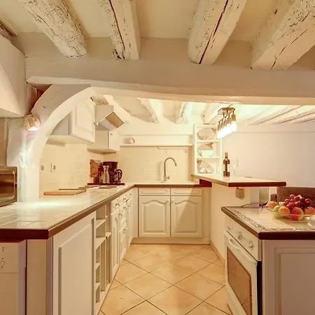 676 Noam - Elegant In Apartment Paris